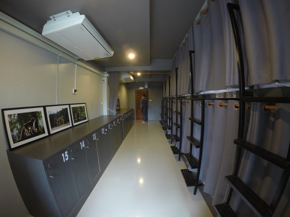 อะ ไนท์ไทม์ Hostel Krabi ภายนอก รูปภาพ